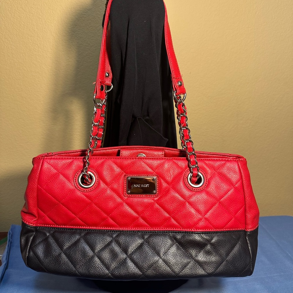 Nine West Double Handle Shoulder Purse/Bag 14x9" Red/Black Quilted Faux Leather